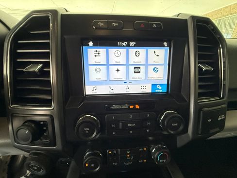 Used 2019 Ford F150 XLT w/ Equipment Group 302A Luxury AWD/4WD image 16
