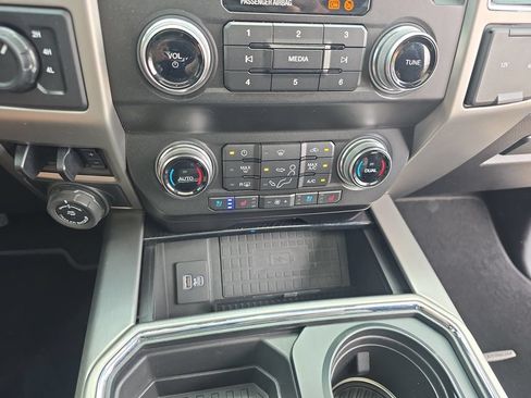 Used 2020 Ford F450 Platinum AWD/4WD image 24