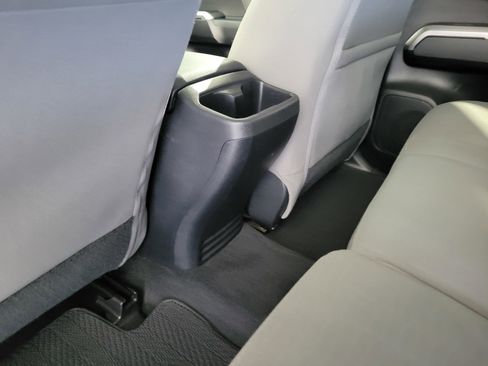 Used 2018 Toyota Tacoma SR5 image 38