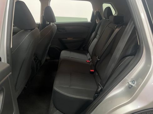 Used 2024 Nissan Rogue S FWD image 26