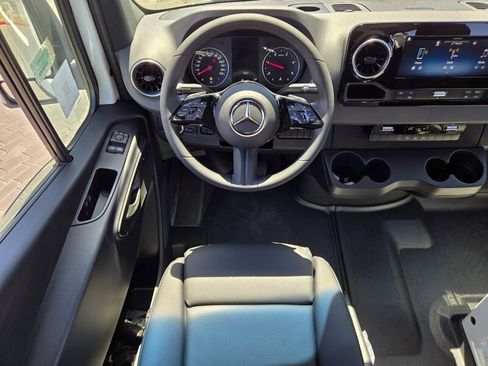 New 2025 Mercedes-Benz Sprinter 2500 image 19