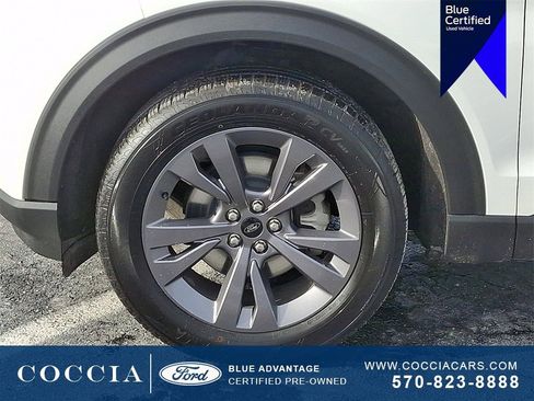 Certified 2022 Ford Explorer XLT w/ Equipment Group 202A image 8