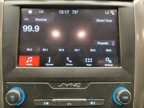 Used 2019 Ford Fusion SE FWD image 25