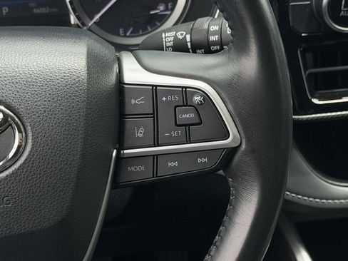 Used 2023 Toyota Highlander XSE image 15