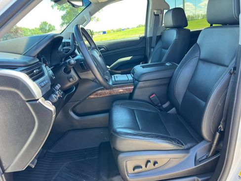 Used 2018 Chevrolet Suburban Premier w/ Max Trailering Package AWD/4WD image 4