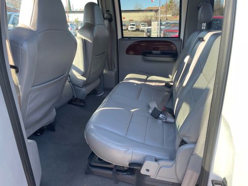 Used 2007 Ford F250 Lariat image 12