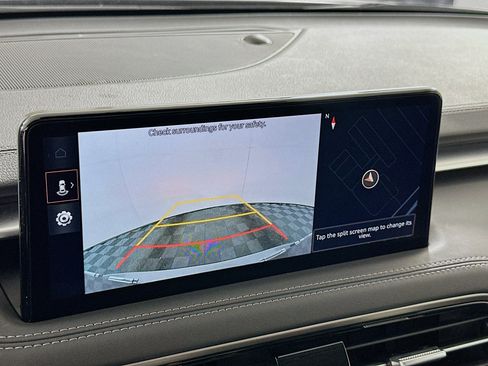 Used 2025 Genesis G70 2.5T image 22