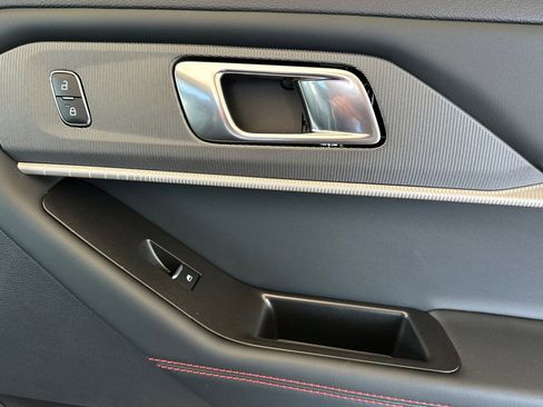 New 2026 Ford Explorer ST-Line w/ ST-Line Street Pack image 19