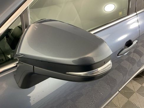 Used 2021 Toyota Venza Limited w/ Advanced Technology Package image 12