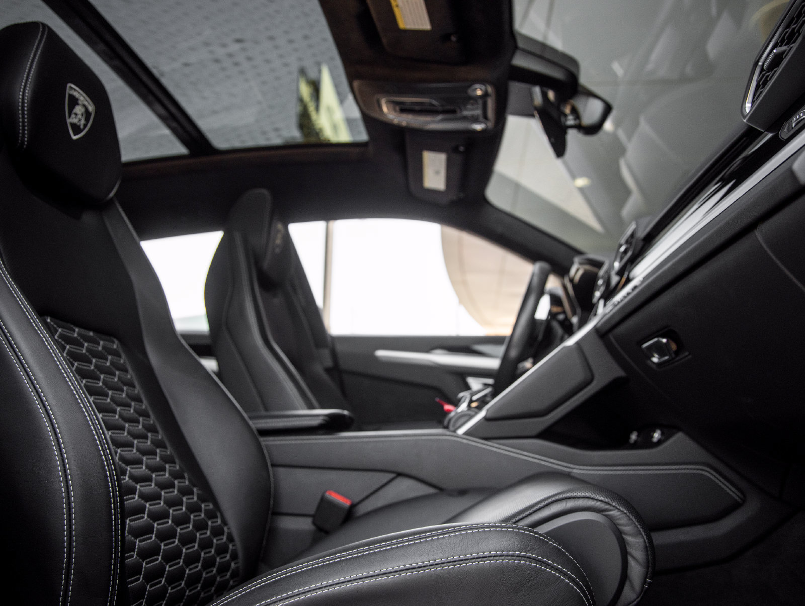 Used 2021 Lamborghini Urus AWD/4WD image 48