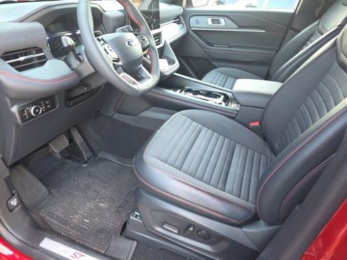 Used 2025 Ford Explorer ST-Line image 13