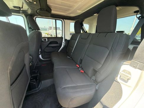 Used 2020 Jeep Wrangler Unlimited Sahara w/ Cold Weather Group AWD/4WD image 25