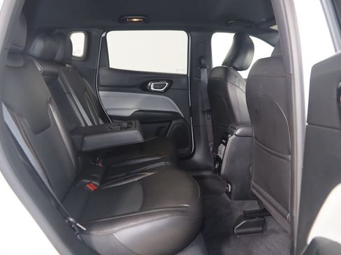 Used 2023 Jeep Compass Limited AWD/4WD image 13