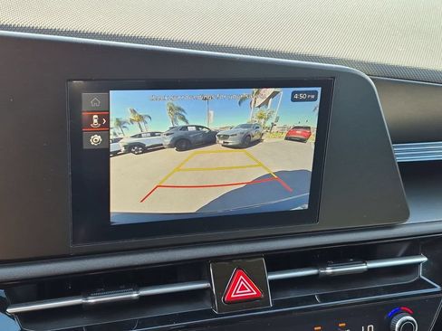 Used 2025 Kia Niro LX FWD image 18