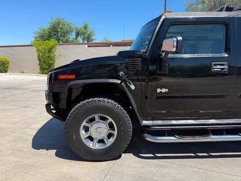Used 2005 HUMMER H2 SUT w/ Preferred Equipment Group AWD/4WD image 12