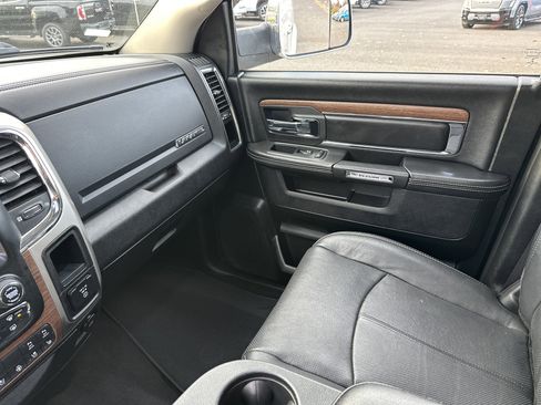 Used 2018 RAM 1500 Laramie image 24