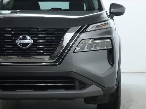 Used 2023 Nissan Rogue SV image 8