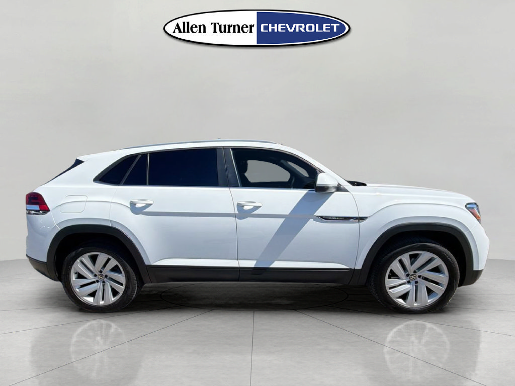 Used 2020 Volkswagen Atlas Cross Sport SE FWD image 3