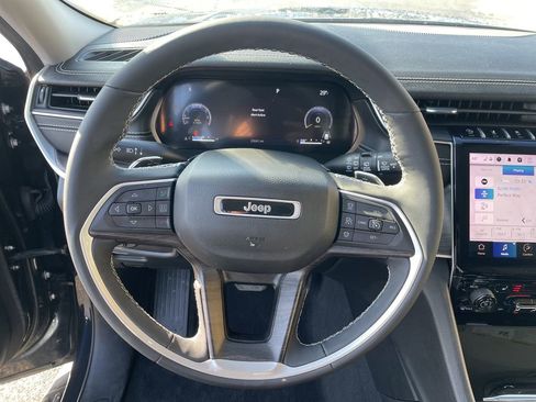 Certified 2023 Jeep Grand Cherokee L Limited w/ Luxury Tech Group II image 5