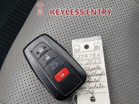 Used 2023 Toyota Highlander Limited image 38