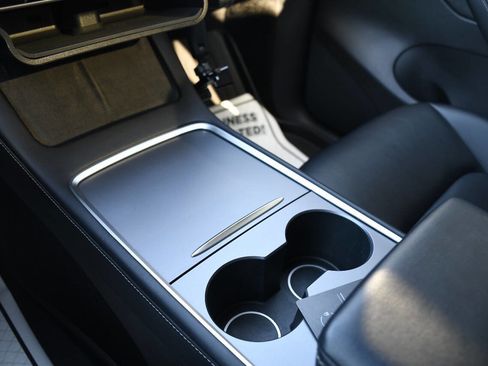 Used 2021 Tesla Model Y 2WD image 40