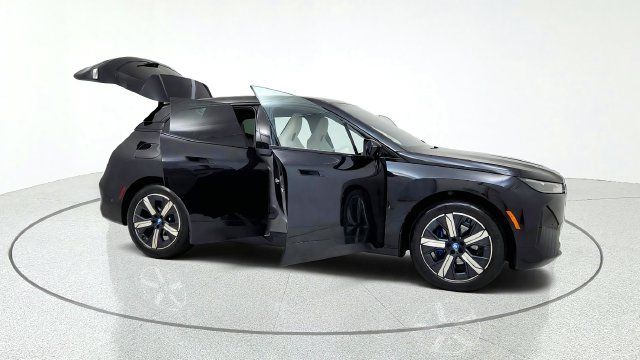 Used 2024 BMW iX xDrive50 w/ Premium Package AWD/4WD image 20