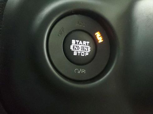 Used 2020 Jeep Wrangler Unlimited Sahara AWD/4WD image 30