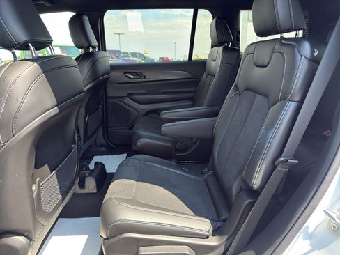 Certified 2025 Jeep Grand Cherokee L Laredo AWD/4WD image 10