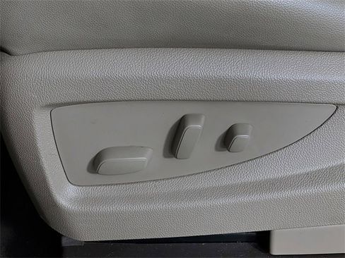 Used 2015 GMC Sierra 1500 SLT w/ SLT Crew Cab Value Package image 11