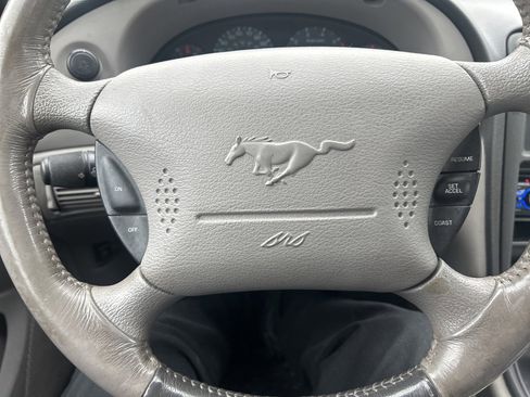 Used 2002 Ford Mustang V6 image 10