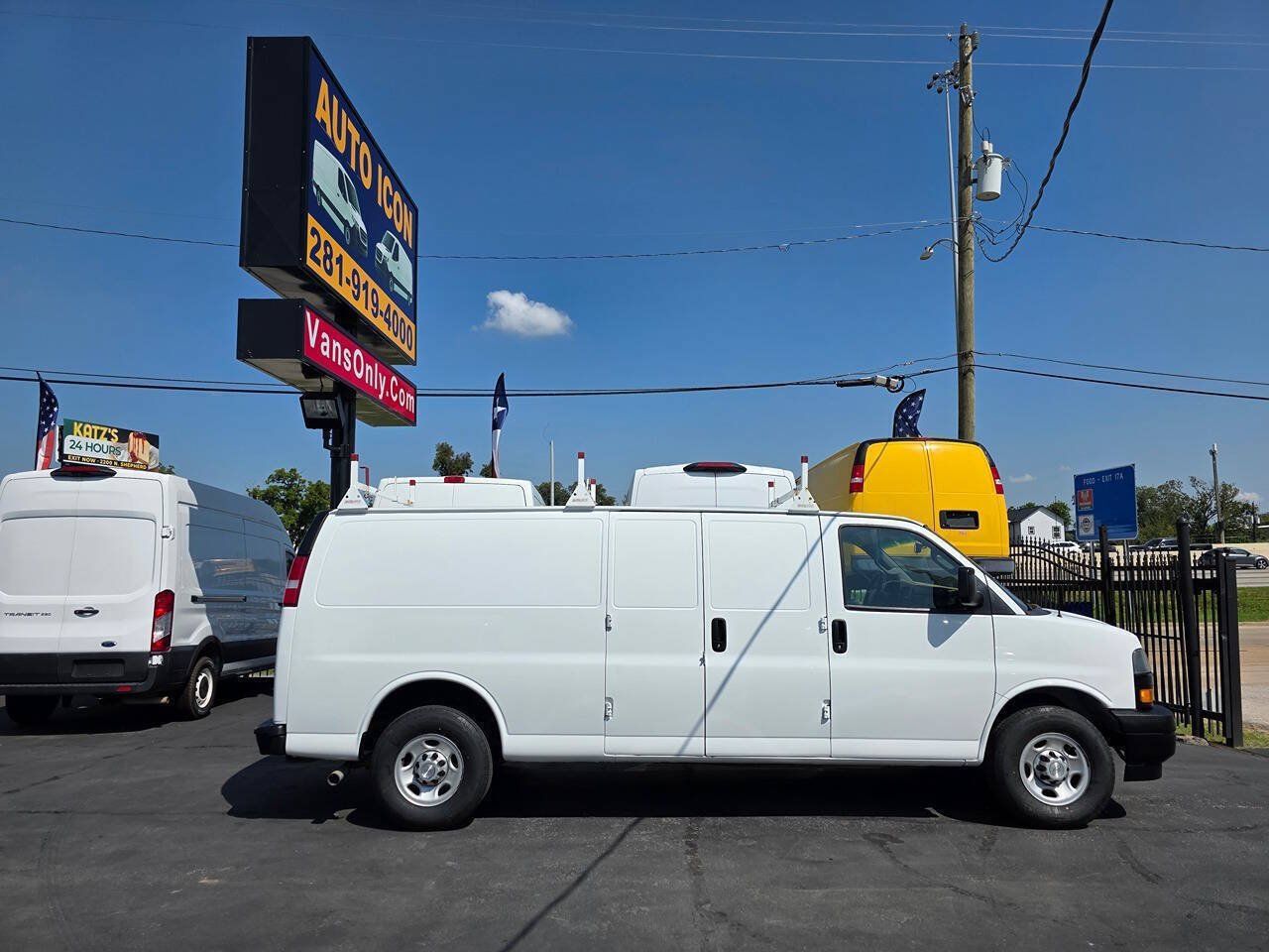 Used 2020 Chevrolet Express 2500 Extended w/ Driver Convenience Package RWD image 3