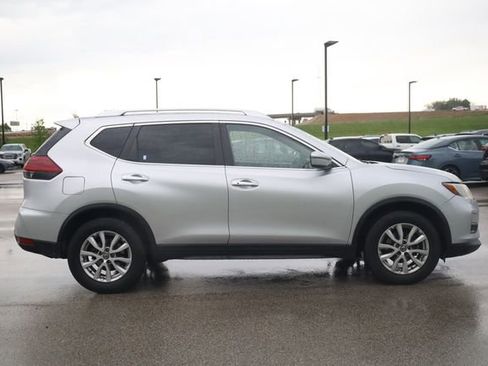 Used 2020 Nissan Rogue SV FWD image 4