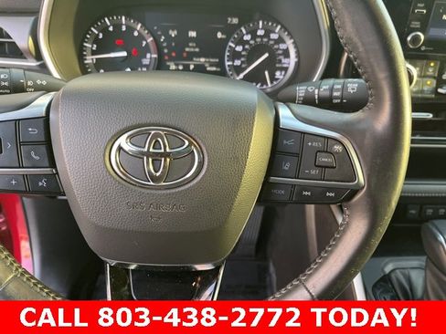 Used 2021 Toyota Highlander XLE image 18