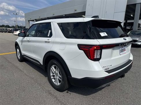 New 2025 Ford Explorer Active w/ Active Comfort Package image 7
