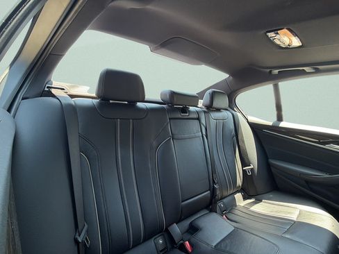 Used 2020 BMW 530i w/ Convenience Package RWD image 27