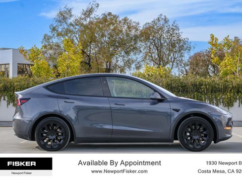 Used 2023 Tesla Model Y 2WD image 8