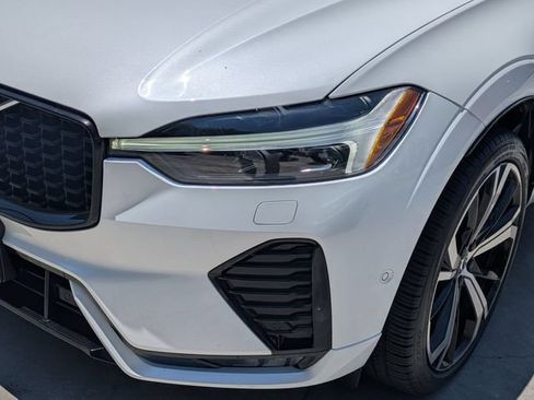 Certified 2023 Volvo XC60 B6 Ultimate w/ Protection Package Premier AWD/4WD image 9