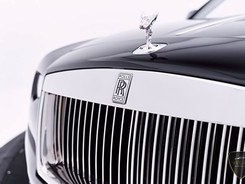 Used 2019 Rolls-Royce Dawn RWD image 30