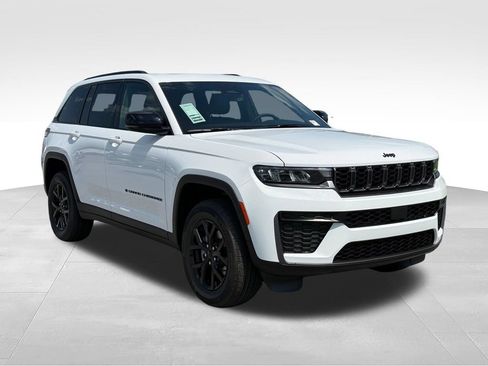 New 2026 Jeep Grand Cherokee Altitude RWD image 30