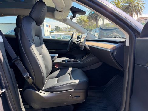 Used 2022 Tesla Model Y Performance AWD/4WD image 35