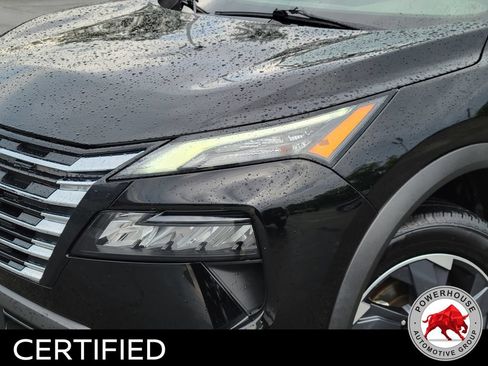 Used 2025 Nissan Rogue SV FWD image 11