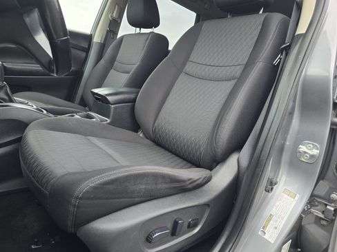 Used 2020 Nissan Rogue SV image 23