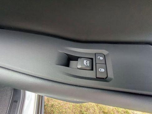 New 2025 Jeep Grand Cherokee L Laredo image 38