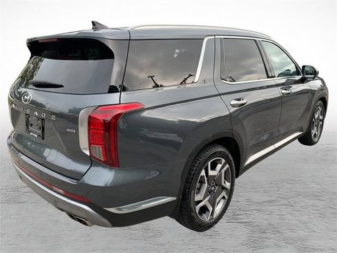 Used 2024 Hyundai Palisade Limited AWD/4WD image 3