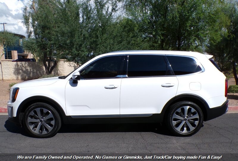 Used 2022 Kia Telluride EX w/ EX Premium Package FWD image 5