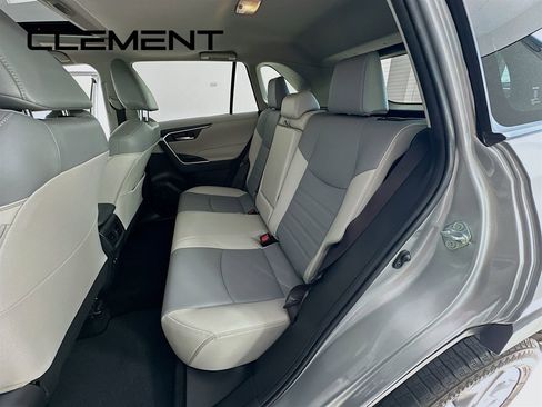 Used 2020 Toyota RAV4 XLE Premium FWD image 30