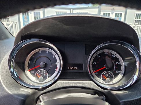 Used 2017 Dodge Grand Caravan SXT FWD image 9