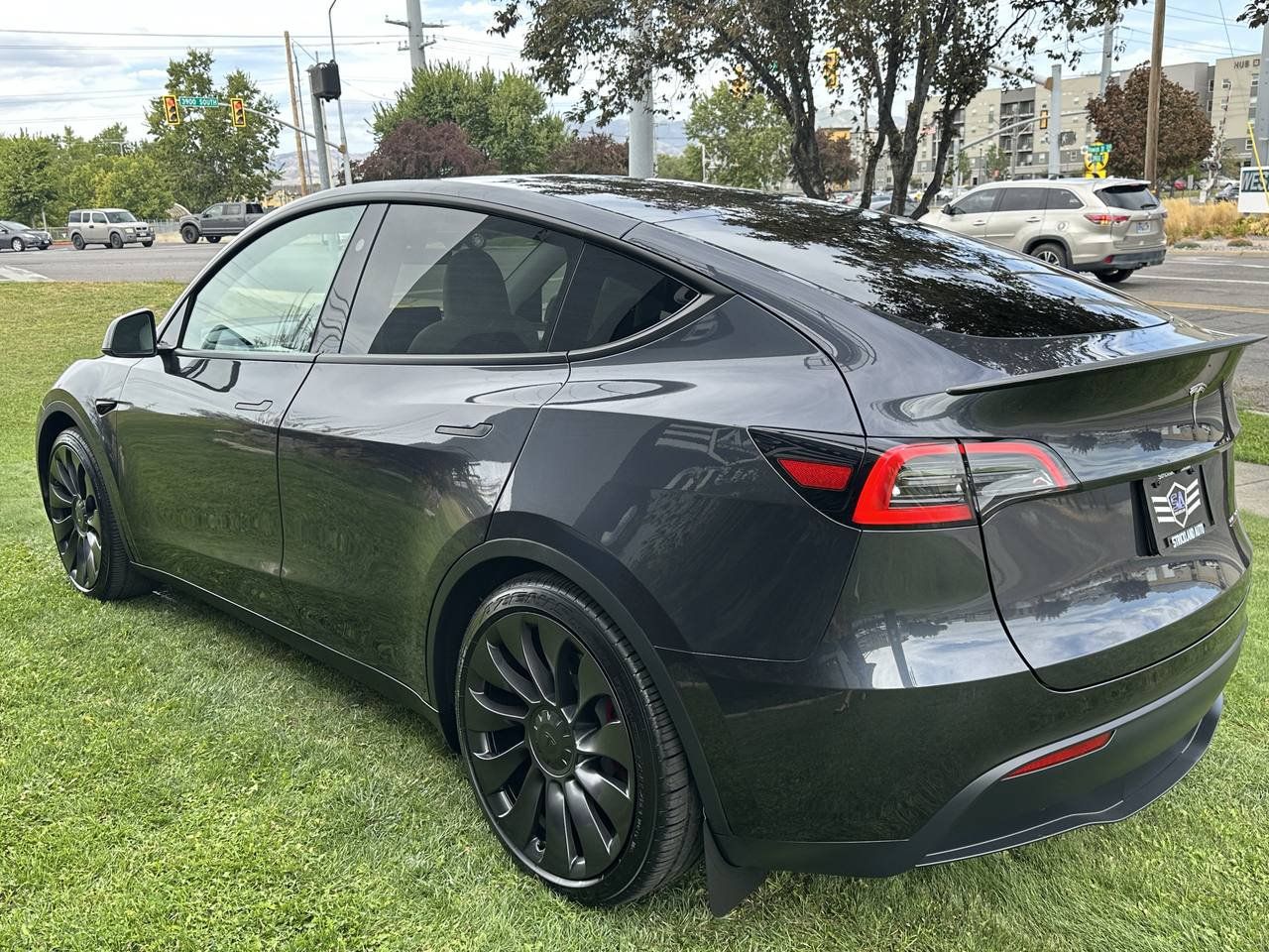 Used 2025 Tesla Model Y Performance AWD/4WD image 9