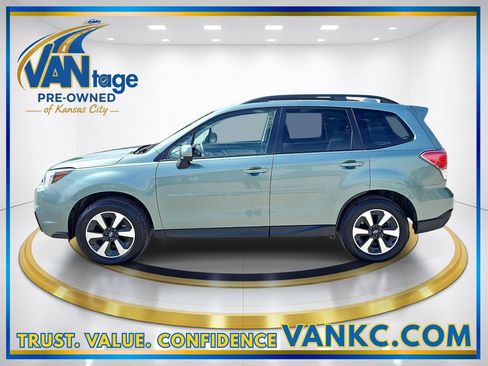 Used 2017 Subaru Forester 2.5i Premium AWD/4WD image 10