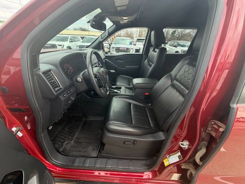 Used 2022 Nissan Frontier PRO-4X w/ Pro-4X Premium Package image 6